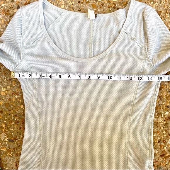 Free People We the Free Bandana Cuff Thermal Top Size M - Picture 7 of 9